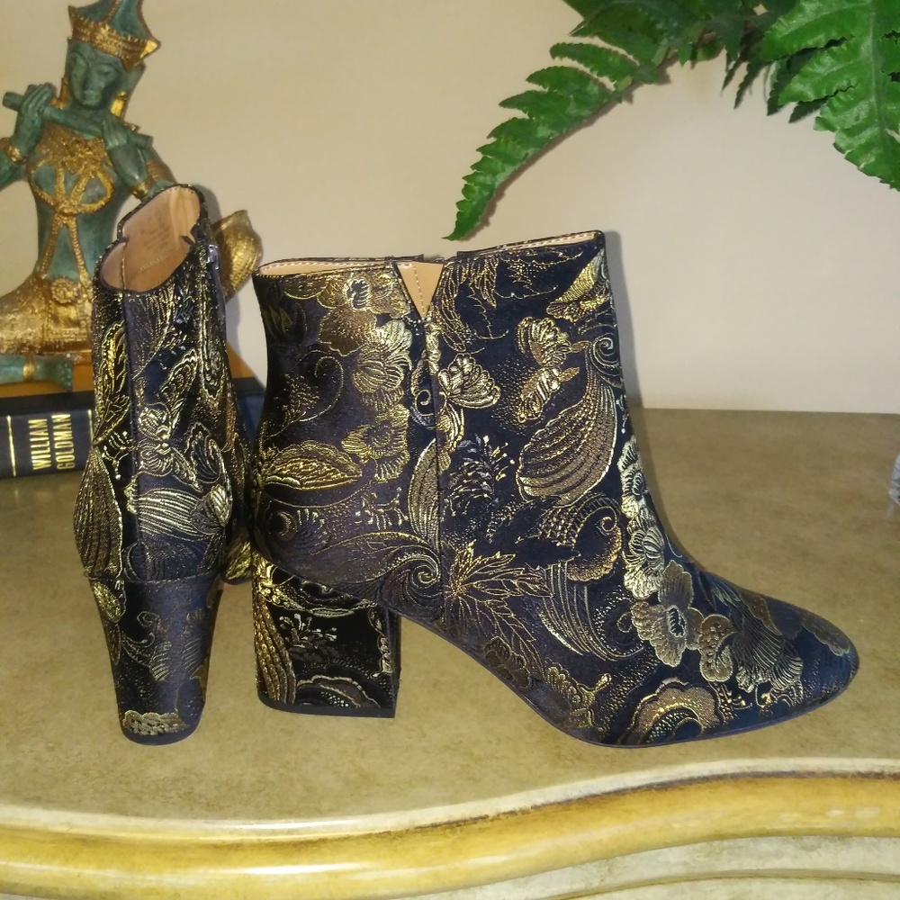 Brocade Boot Ladies Sz 9M